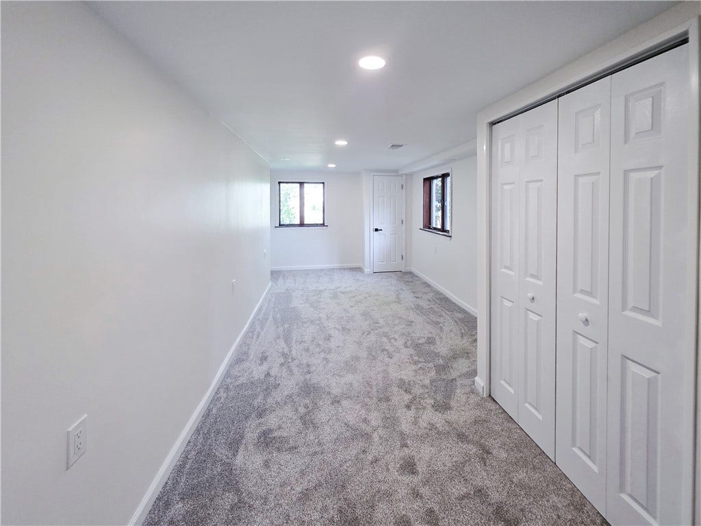 350 Country Club Rd, Washington, PA 15301