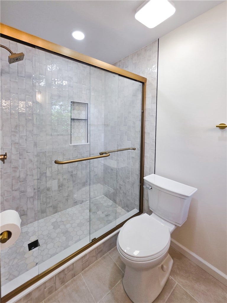 350 Country Club Rd, Washington, PA 15301