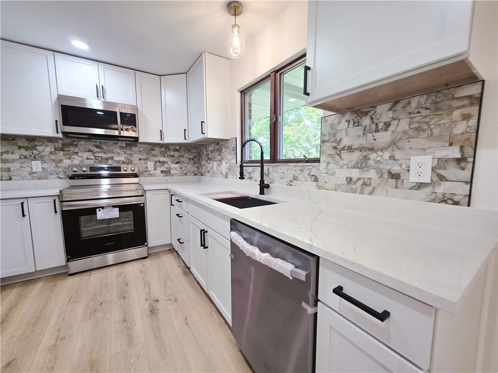 350 Country Club Rd, Washington, PA 15301