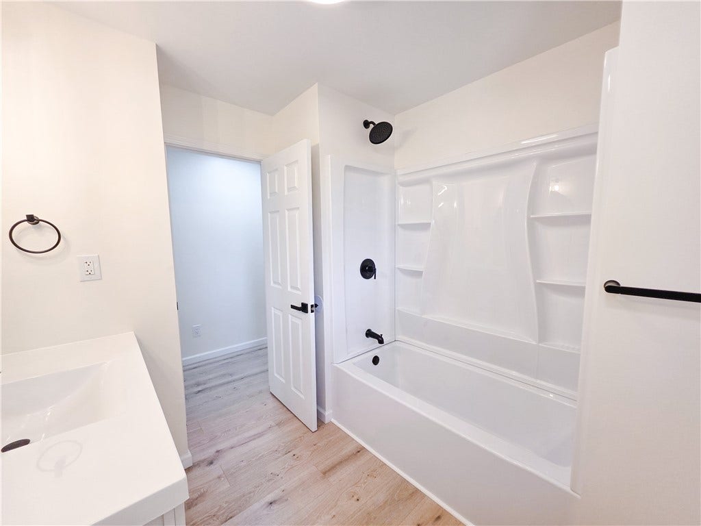 350 Country Club Rd, Washington, PA 15301