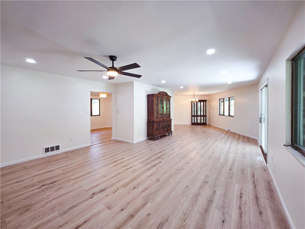 350 Country Club Rd, Washington, PA 15301