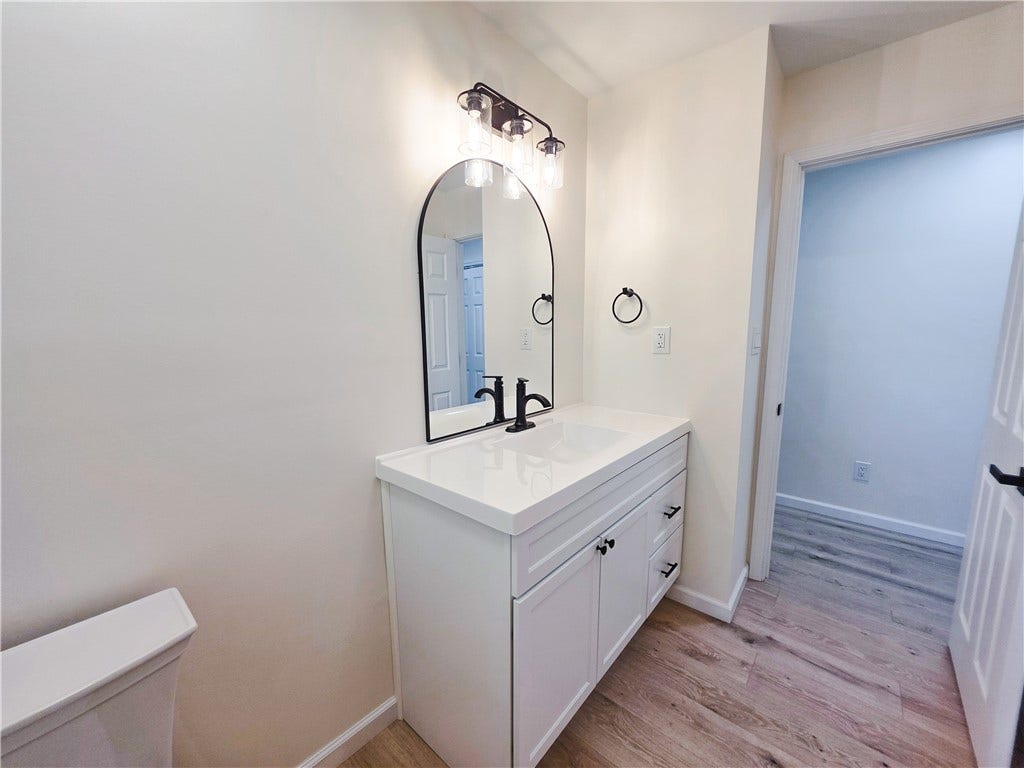 350 Country Club Rd, Washington, PA 15301
