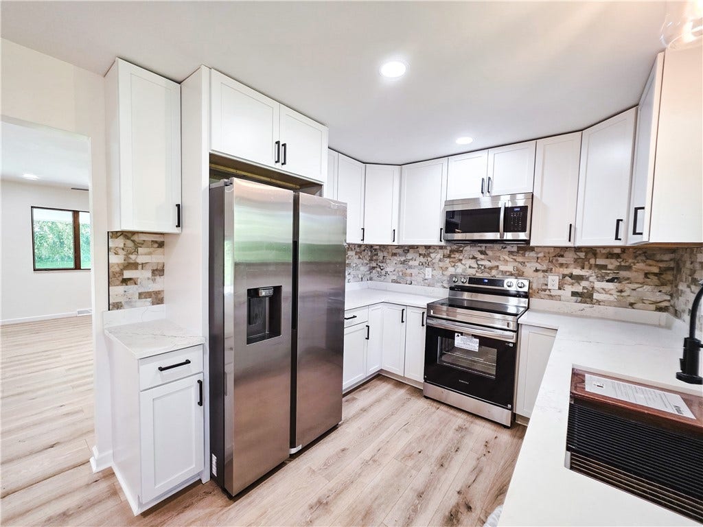 350 Country Club Rd, Washington, PA 15301