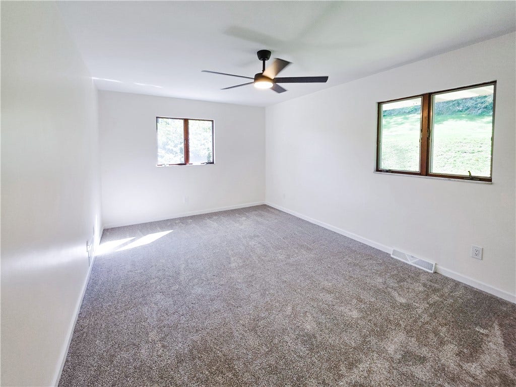 350 Country Club Rd, Washington, PA 15301