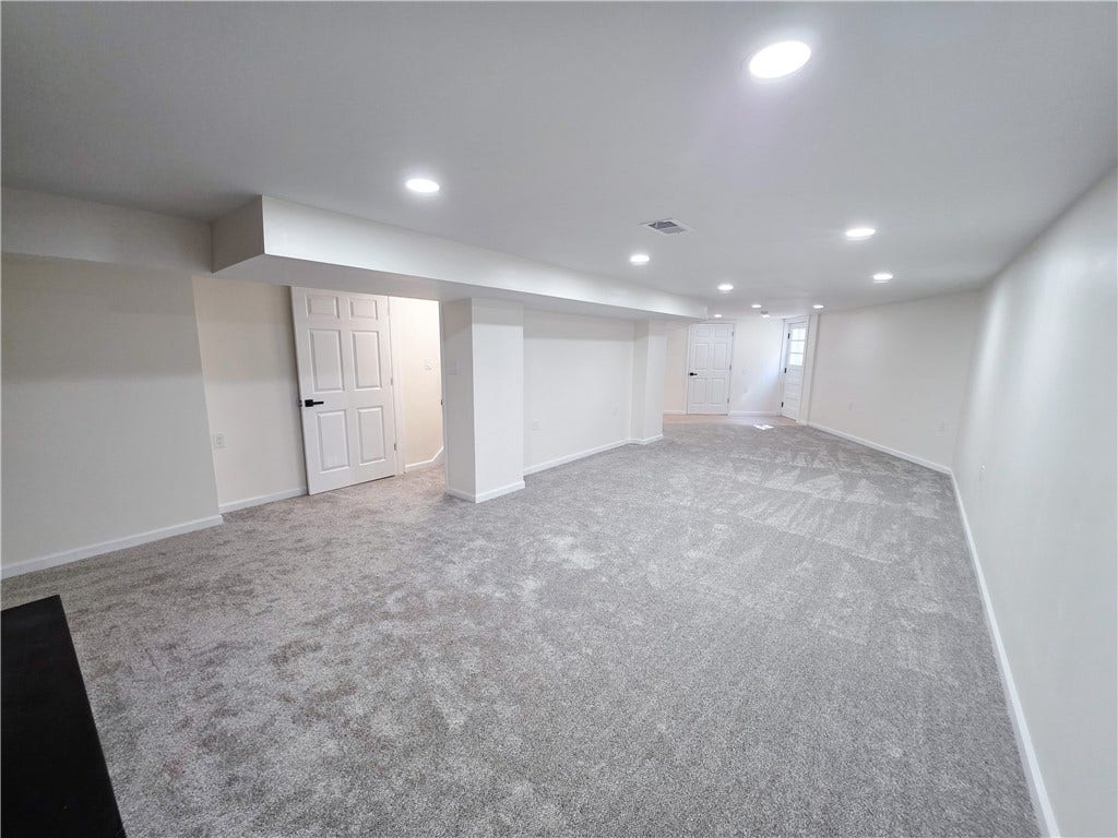 350 Country Club Rd, Washington, PA 15301