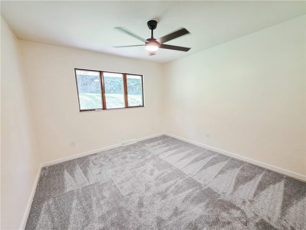 350 Country Club Rd, Washington, PA 15301