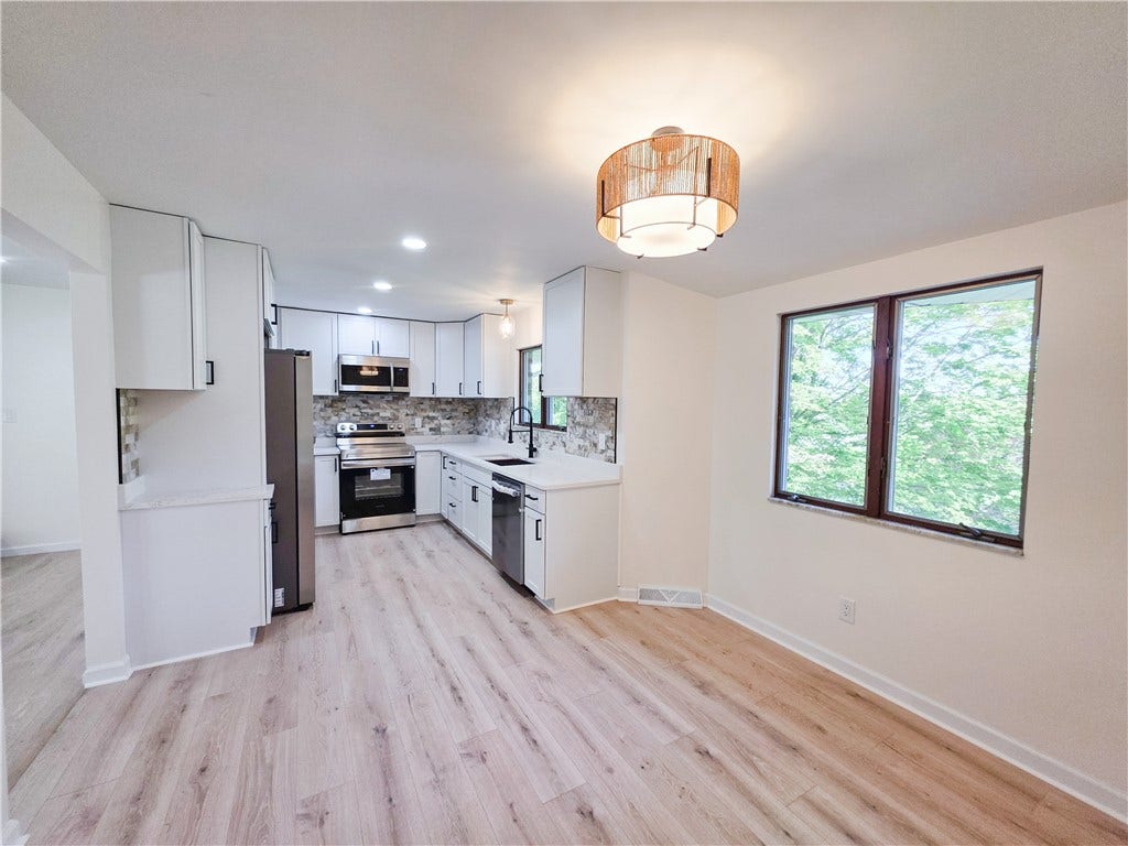 350 Country Club Rd, Washington, PA 15301