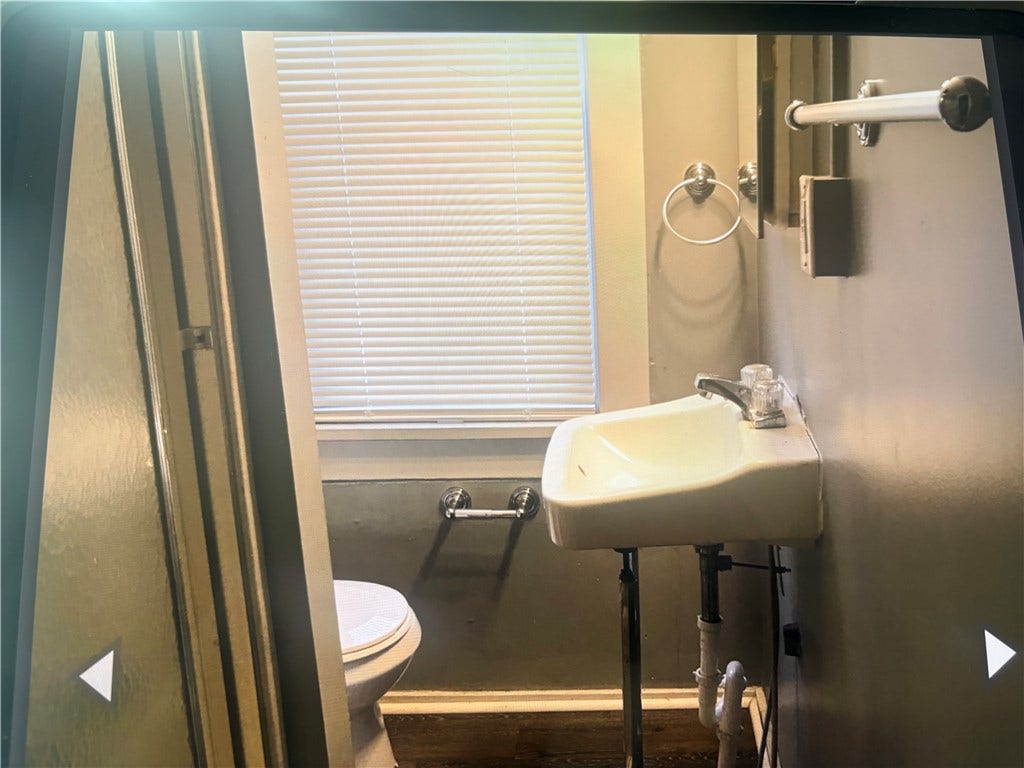 Studio bathroom