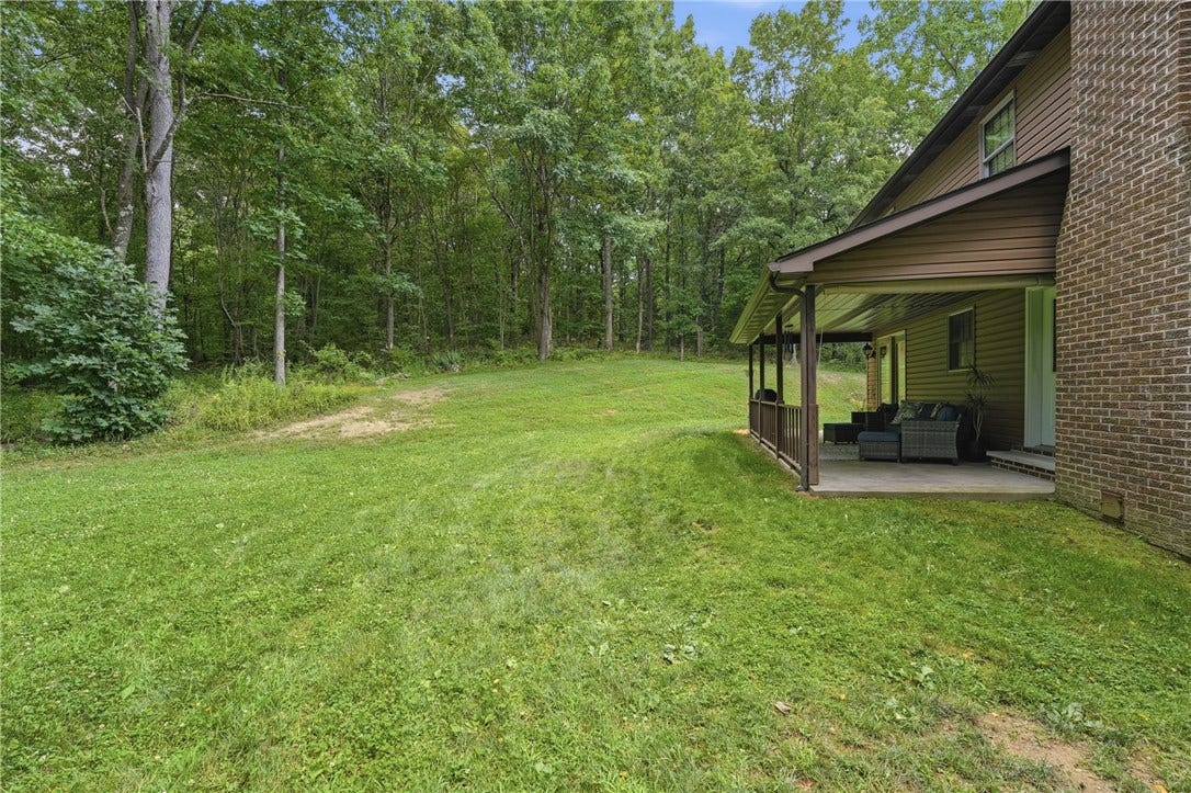 143 W Cruikshank Road, Butler, PA 16002