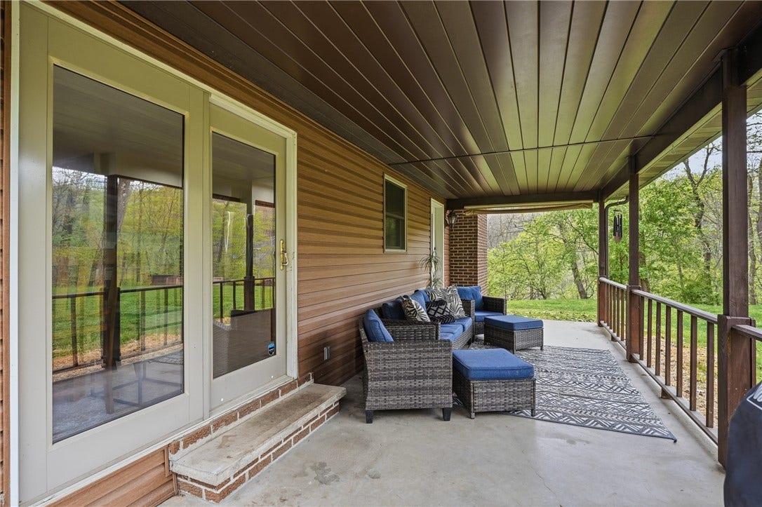 143 W Cruikshank Road, Butler, PA 16002