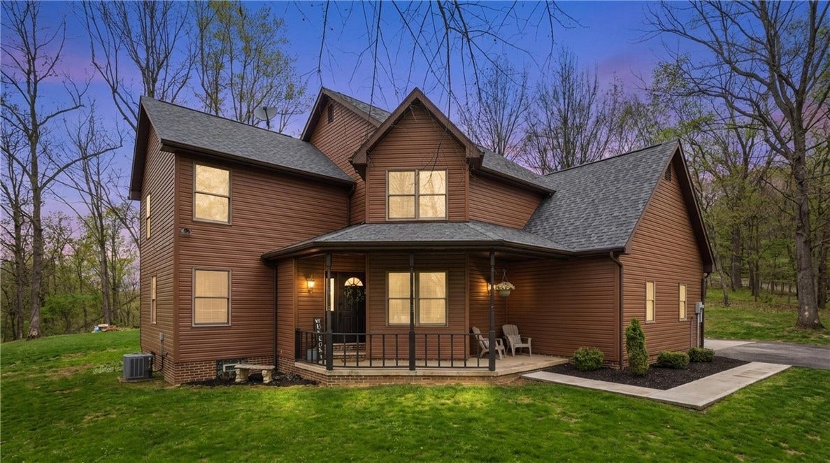 143 W Cruikshank Road, Butler, PA 16002