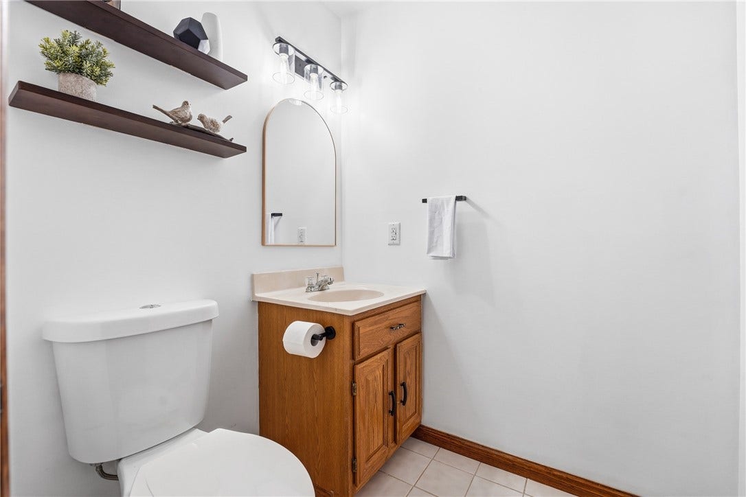143 W Cruikshank Road, Butler, PA 16002