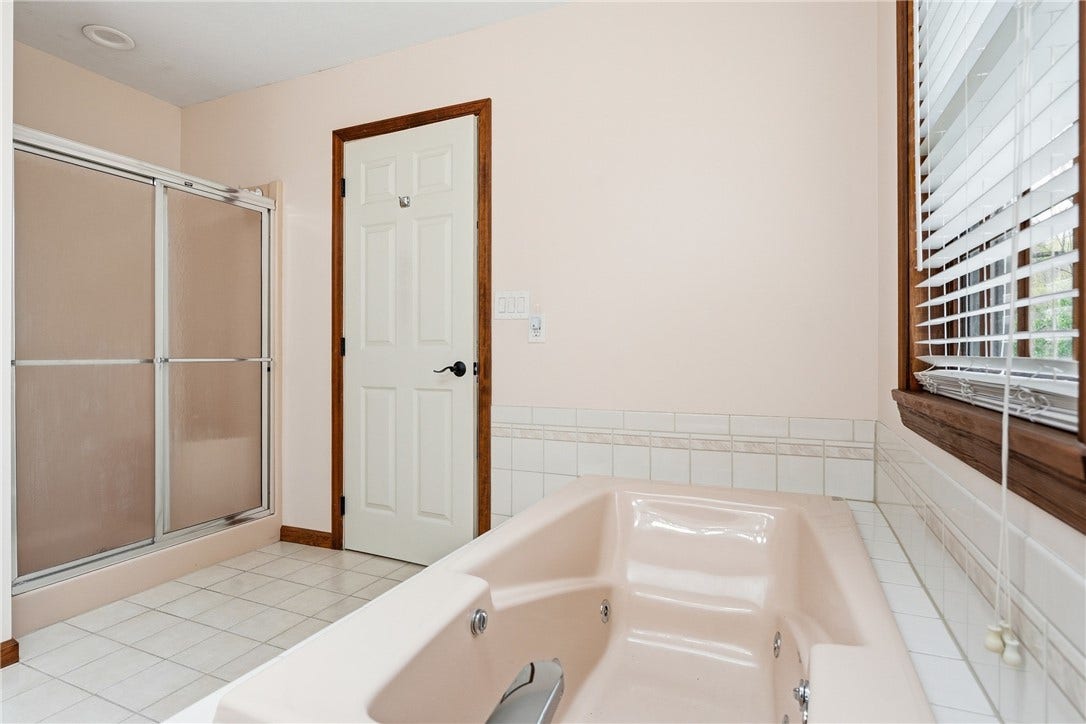 143 W Cruikshank Road, Butler, PA 16002