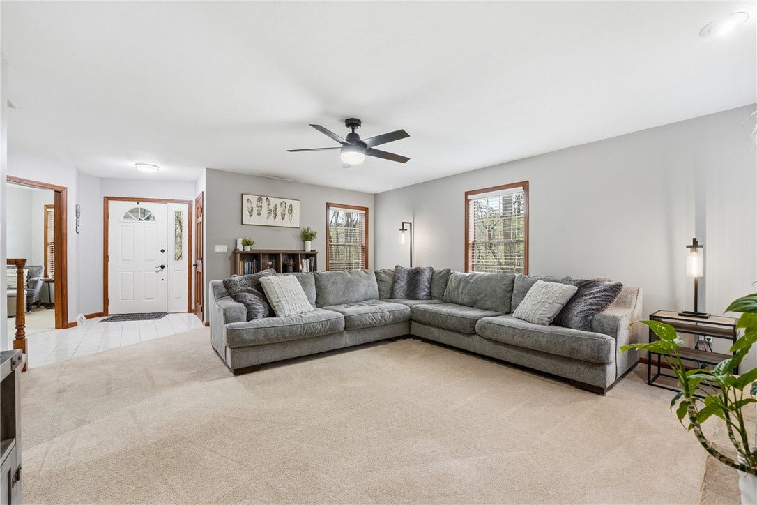 143 W Cruikshank Road, Butler, PA 16002