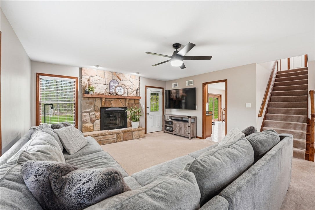 143 W Cruikshank Road, Butler, PA 16002