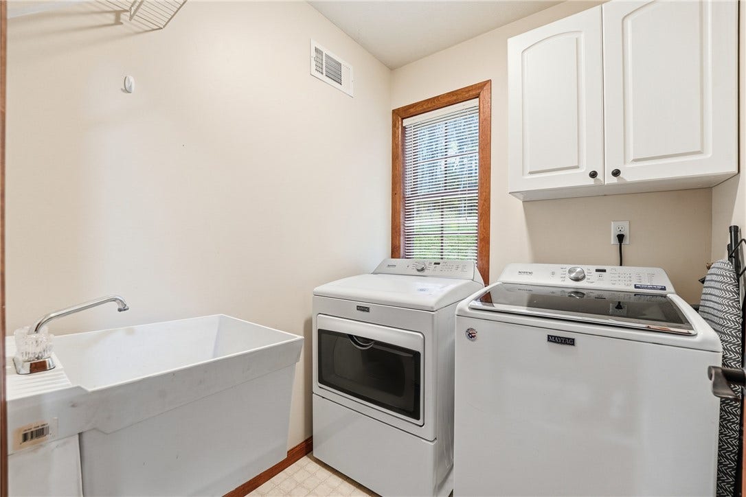 143 W Cruikshank Road, Butler, PA 16002