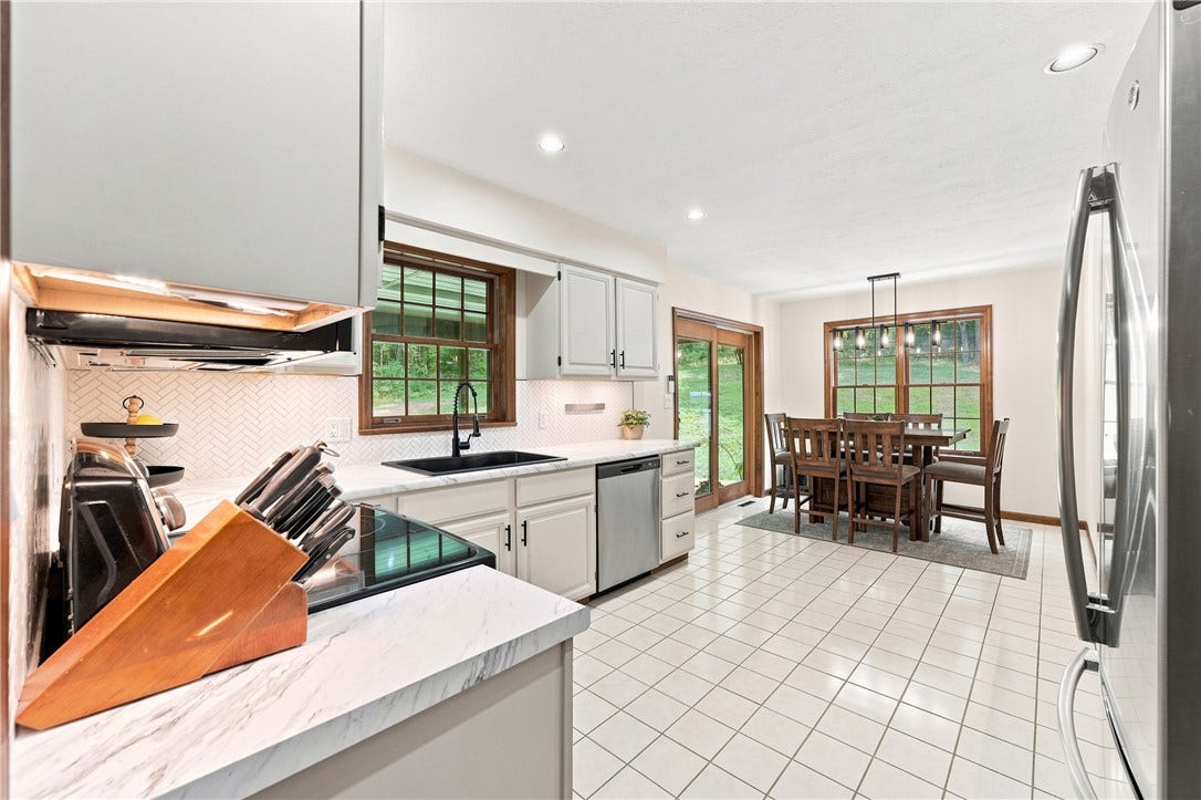 143 W Cruikshank Road, Butler, PA 16002