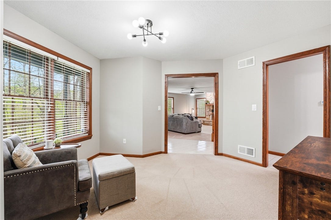 143 W Cruikshank Road, Butler, PA 16002