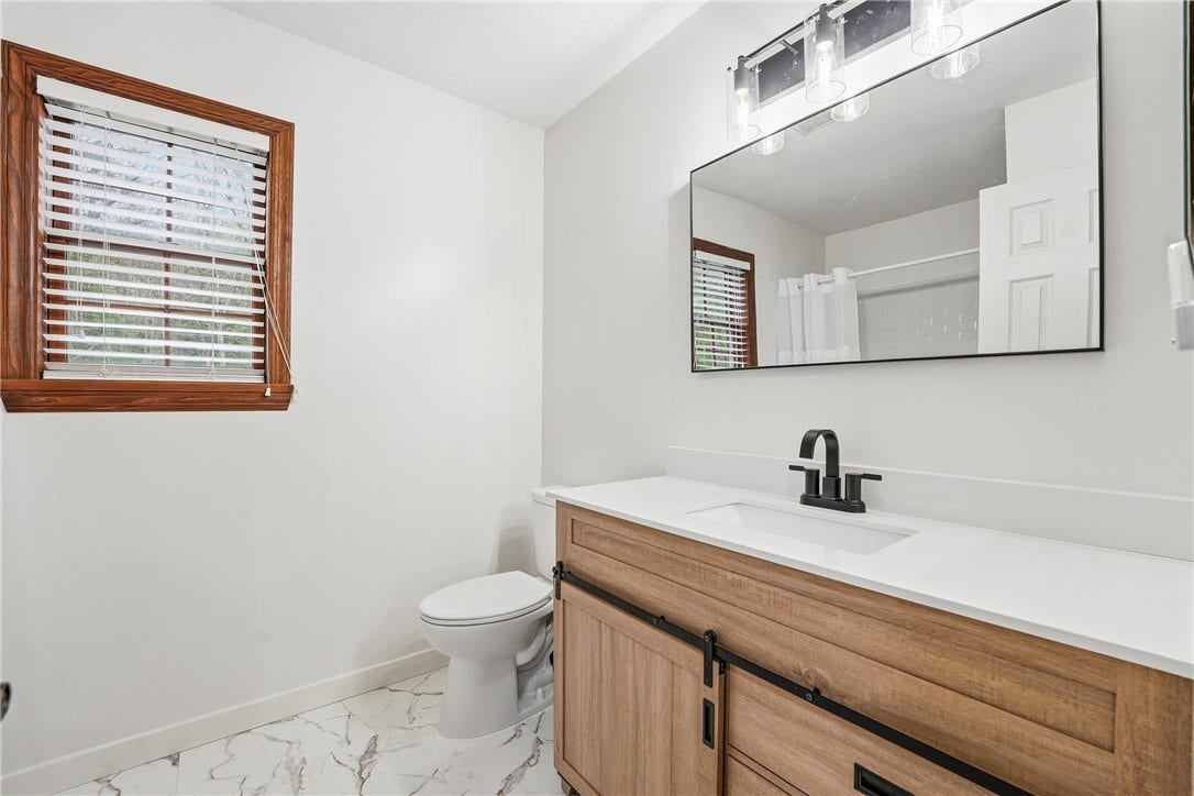 143 W Cruikshank Road, Butler, PA 16002