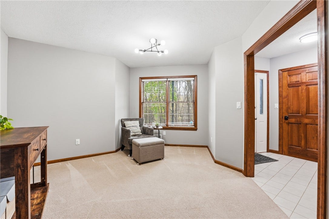 143 W Cruikshank Road, Butler, PA 16002