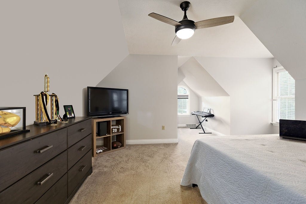 102 Brickbarn Ct, Oakdale, PA 15071