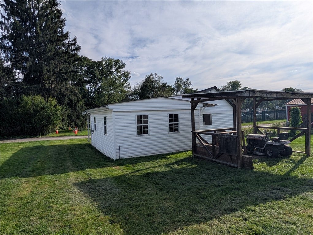 424 Scottdale Ave, Scottdale, PA 15683