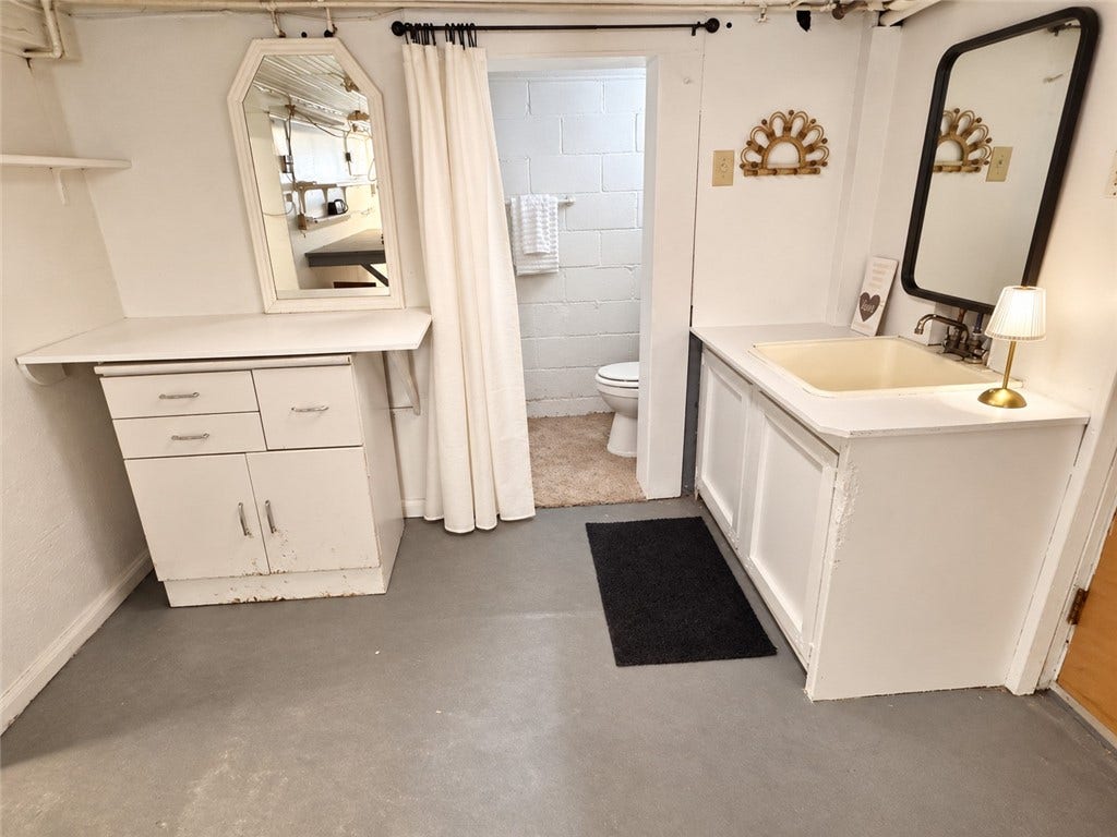 424 Scottdale Ave, Scottdale, PA 15683