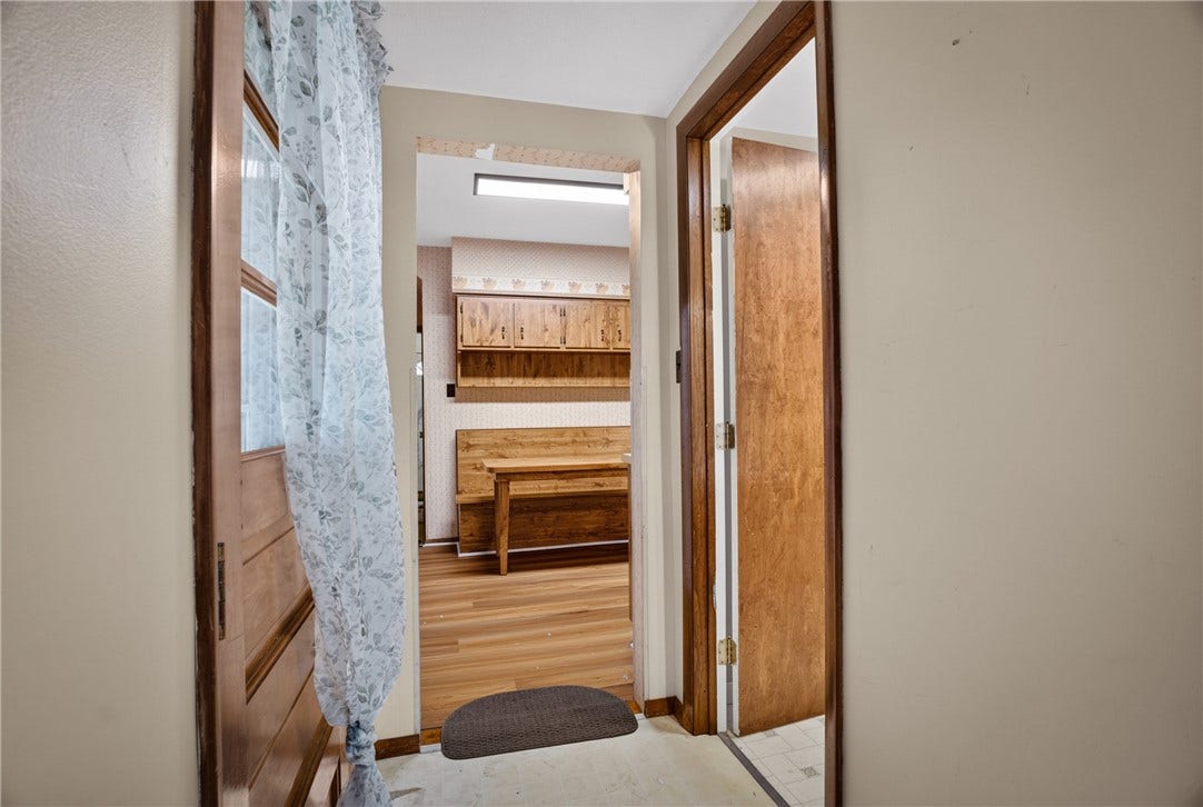 66 Seminole Ave, Washington, PA 15301