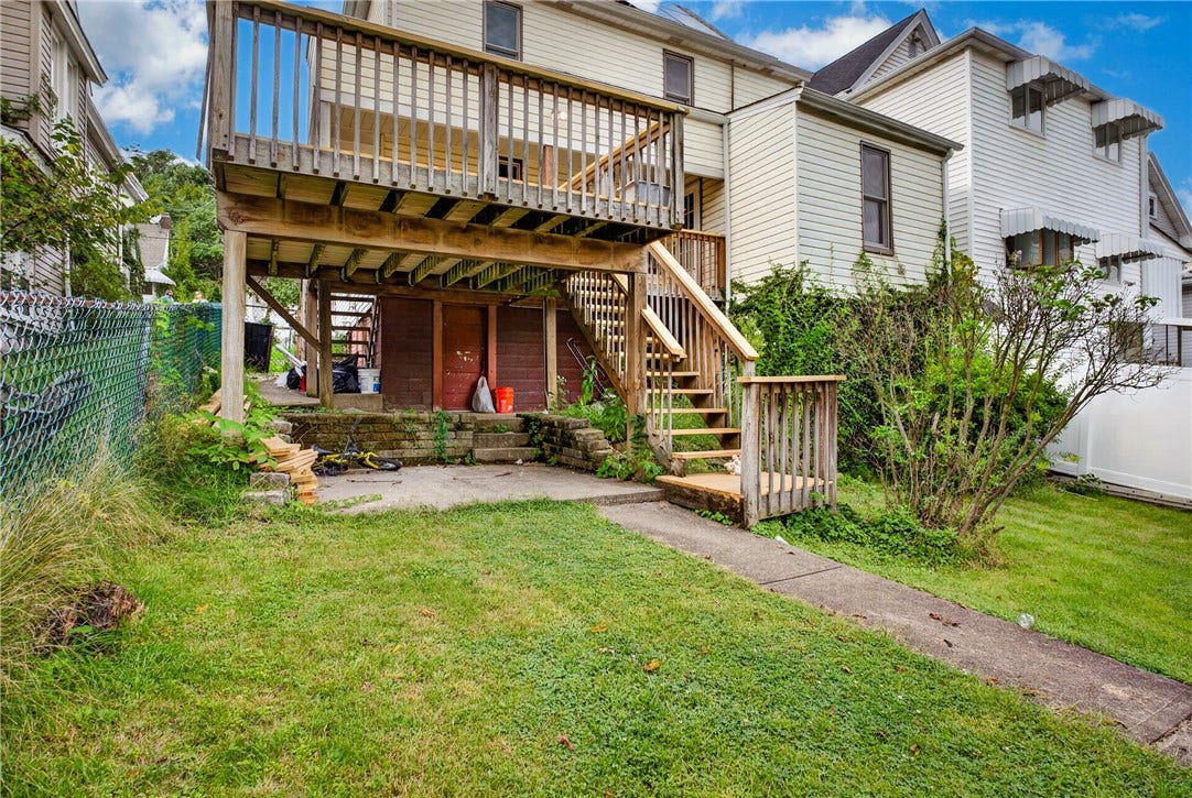 66 Seminole Ave, Washington, PA 15301