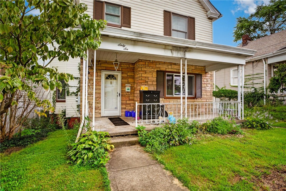66 Seminole Ave, Washington, PA 15301