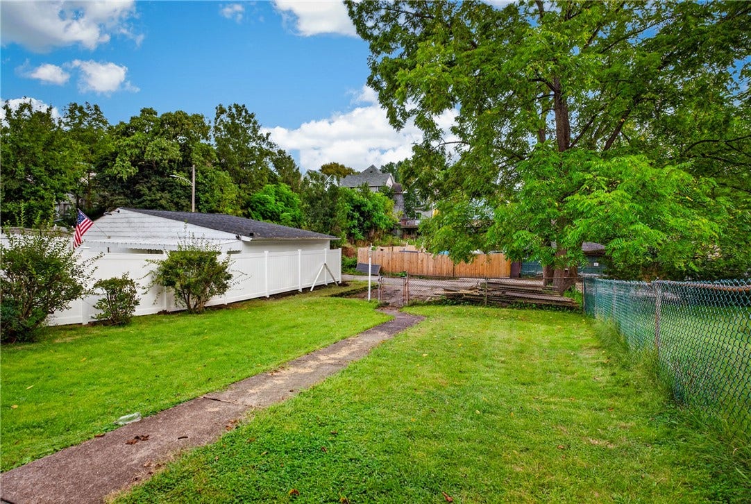 66 Seminole Ave, Washington, PA 15301