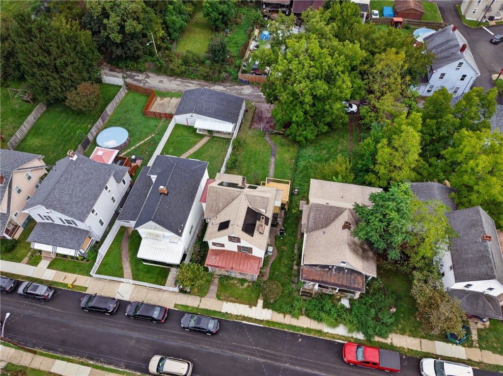 66 Seminole Ave, Washington, PA 15301