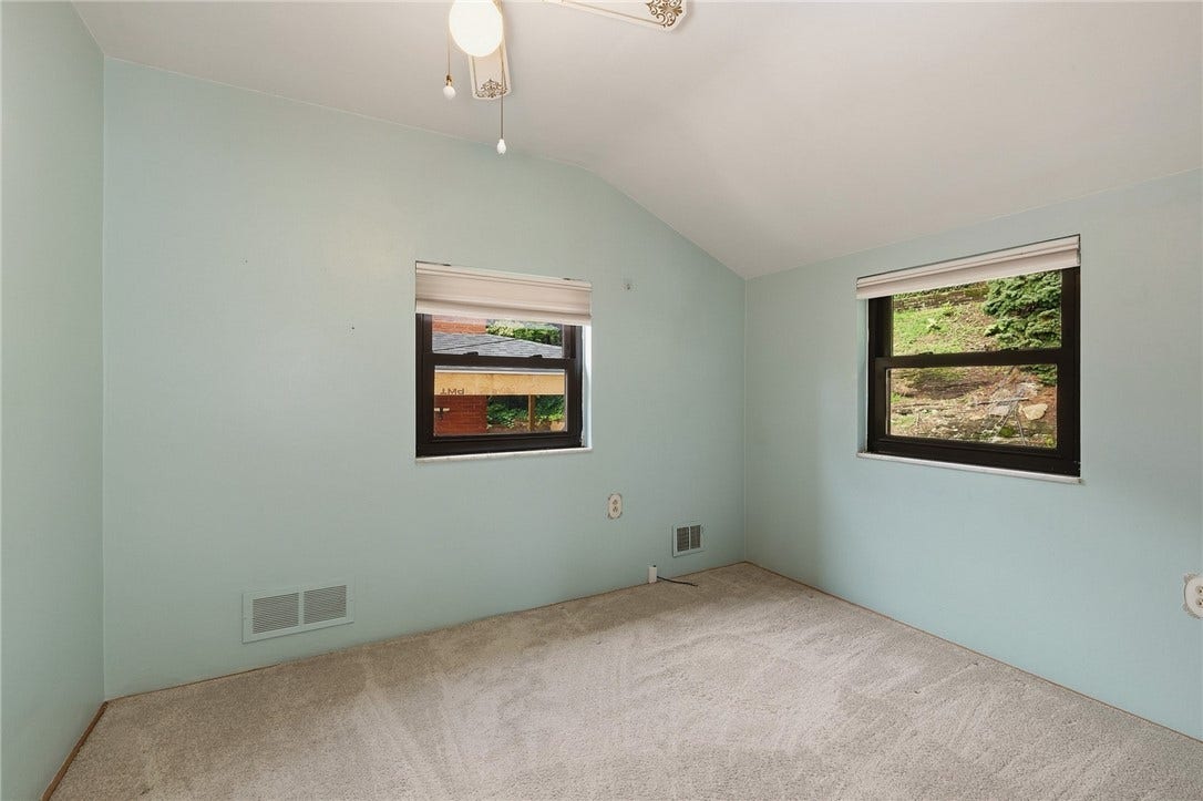 2724 Dwight Ave, Pittsburgh, PA 15216 Room For Family, Friends Or A Home Office In Bedroom 3