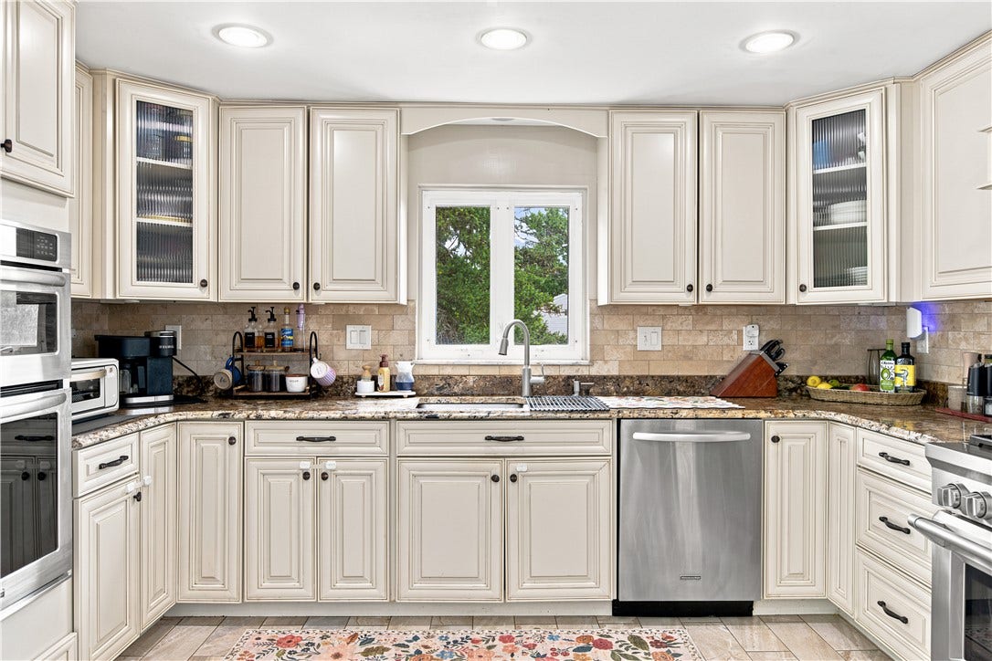 7115 Sansue Drive, Bethel Park, PA 15102