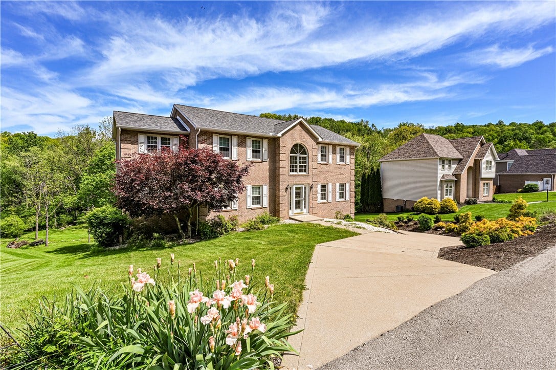 810 Stonebridge Drive, Greensburg, PA 15601
