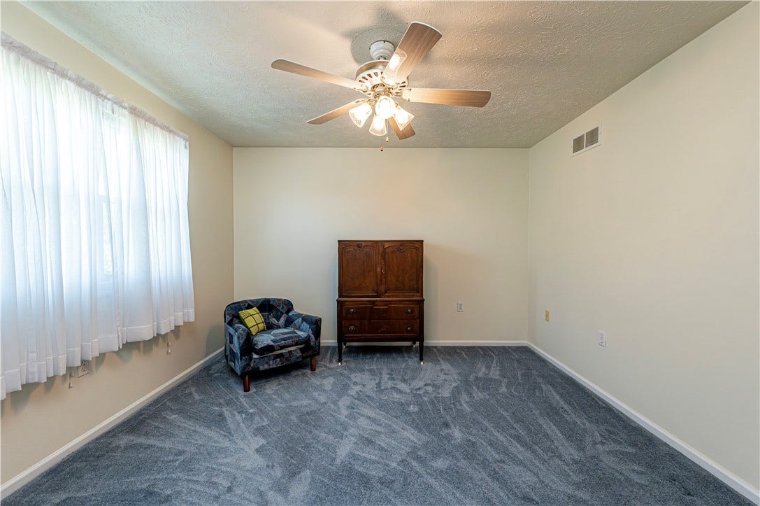 810 Stonebridge Drive, Greensburg, PA 15601