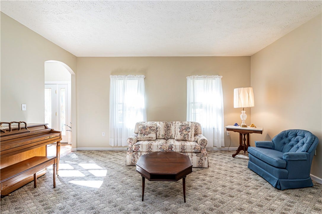 810 Stonebridge Drive, Greensburg, PA 15601
