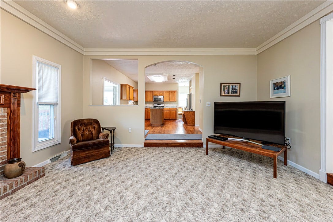 810 Stonebridge Drive, Greensburg, PA 15601