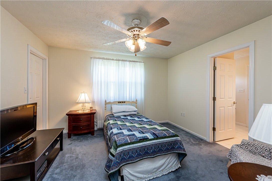810 Stonebridge Drive, Greensburg, PA 15601