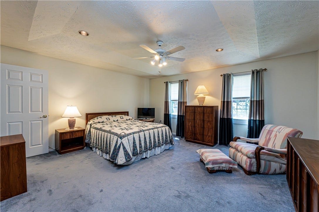 810 Stonebridge Drive, Greensburg, PA 15601