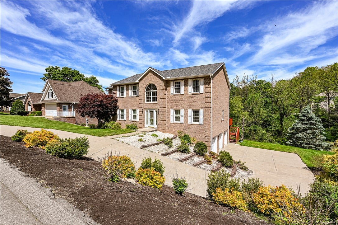 810 Stonebridge Drive, Greensburg, PA 15601