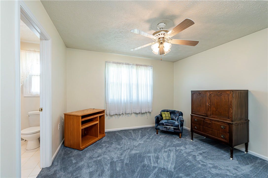 810 Stonebridge Drive, Greensburg, PA 15601