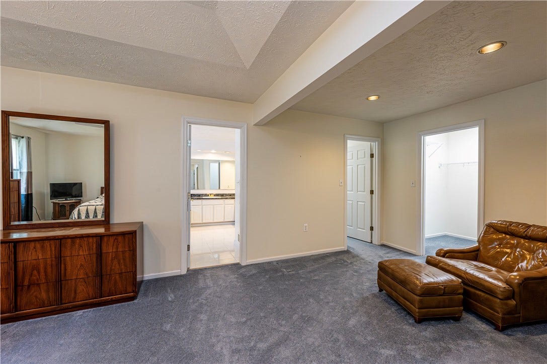 810 Stonebridge Drive, Greensburg, PA 15601