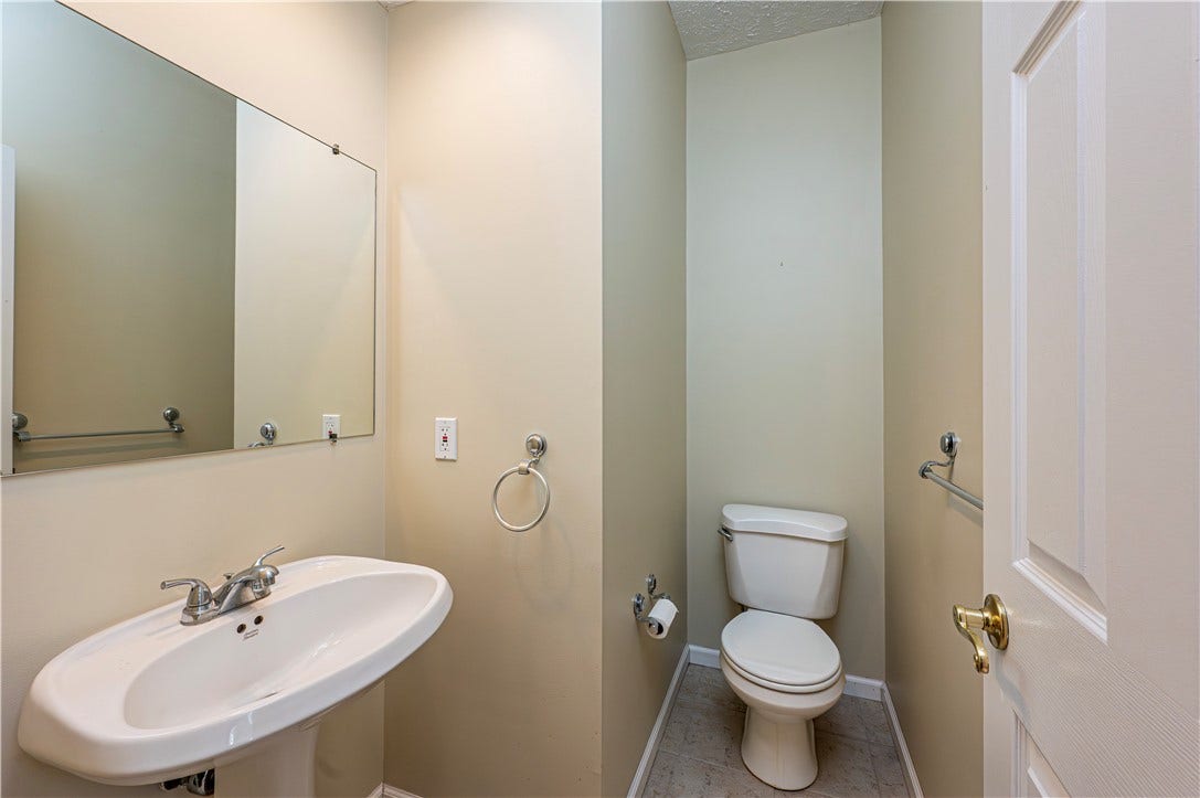 810 Stonebridge Drive, Greensburg, PA 15601
