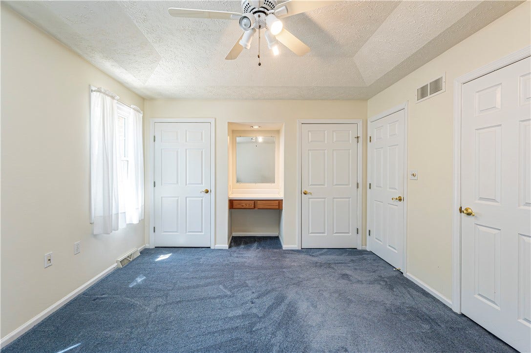 810 Stonebridge Drive, Greensburg, PA 15601