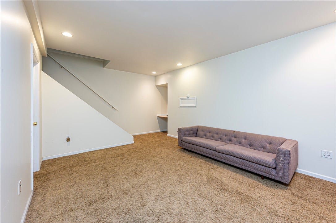 810 Stonebridge Drive, Greensburg, PA 15601