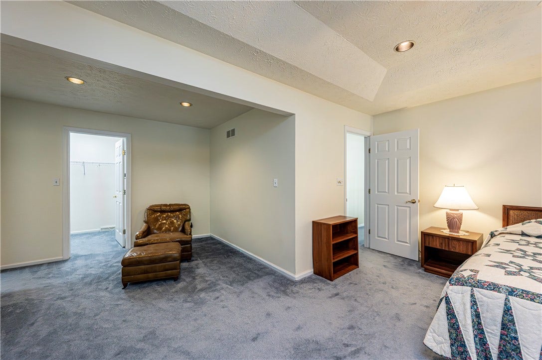 810 Stonebridge Drive, Greensburg, PA 15601