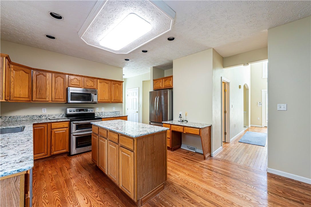 810 Stonebridge Drive, Greensburg, PA 15601