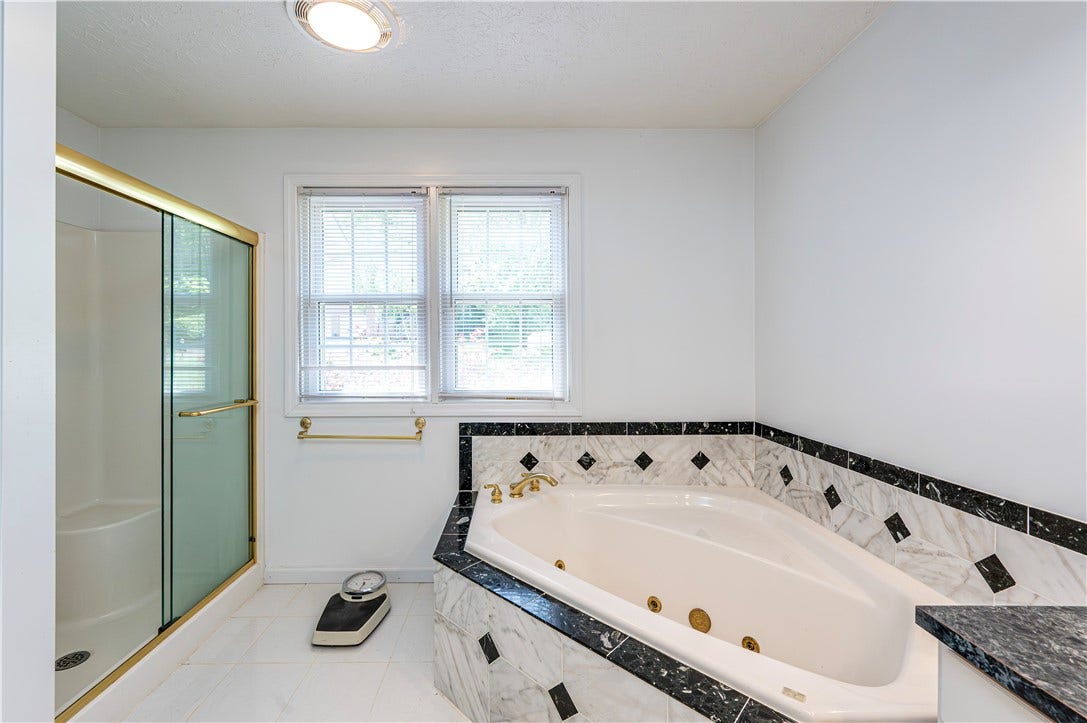 810 Stonebridge Drive, Greensburg, PA 15601