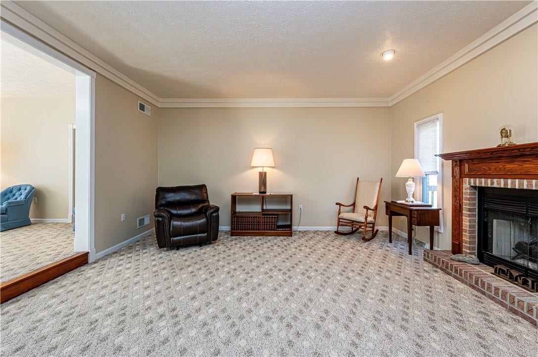 810 Stonebridge Drive, Greensburg, PA 15601